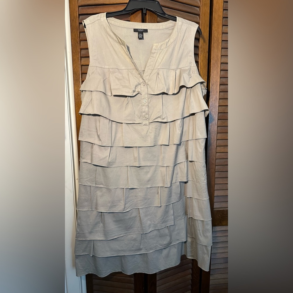 ALFANI. Size 18W. Tan colored layered dress.
